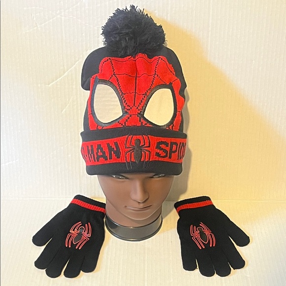 Spider-Man Black and Red Beanie and Gloves Set (Kids) - Picture 5 of 6